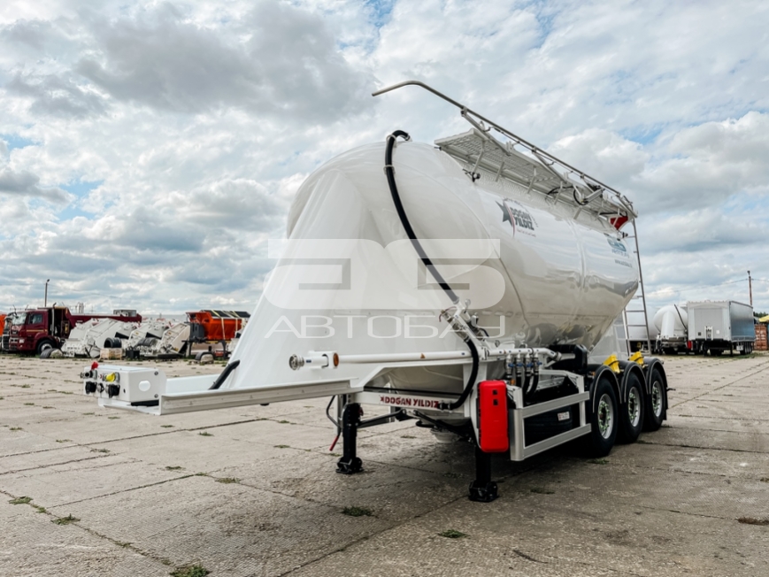 7. Общий вид цементовоза